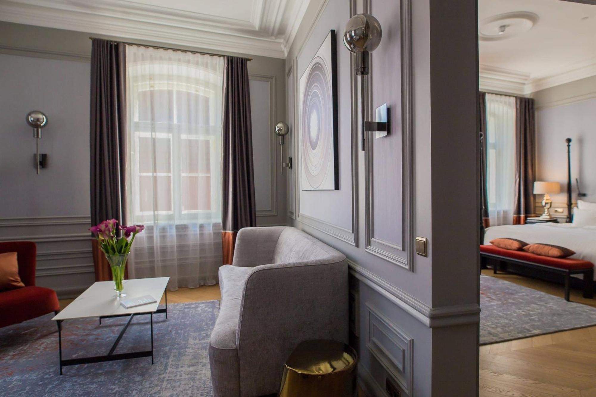 호텔 텔레그라프, 오토그래프 컬렉션 탈린 외부 사진 A suite at the Hotel de Crillon