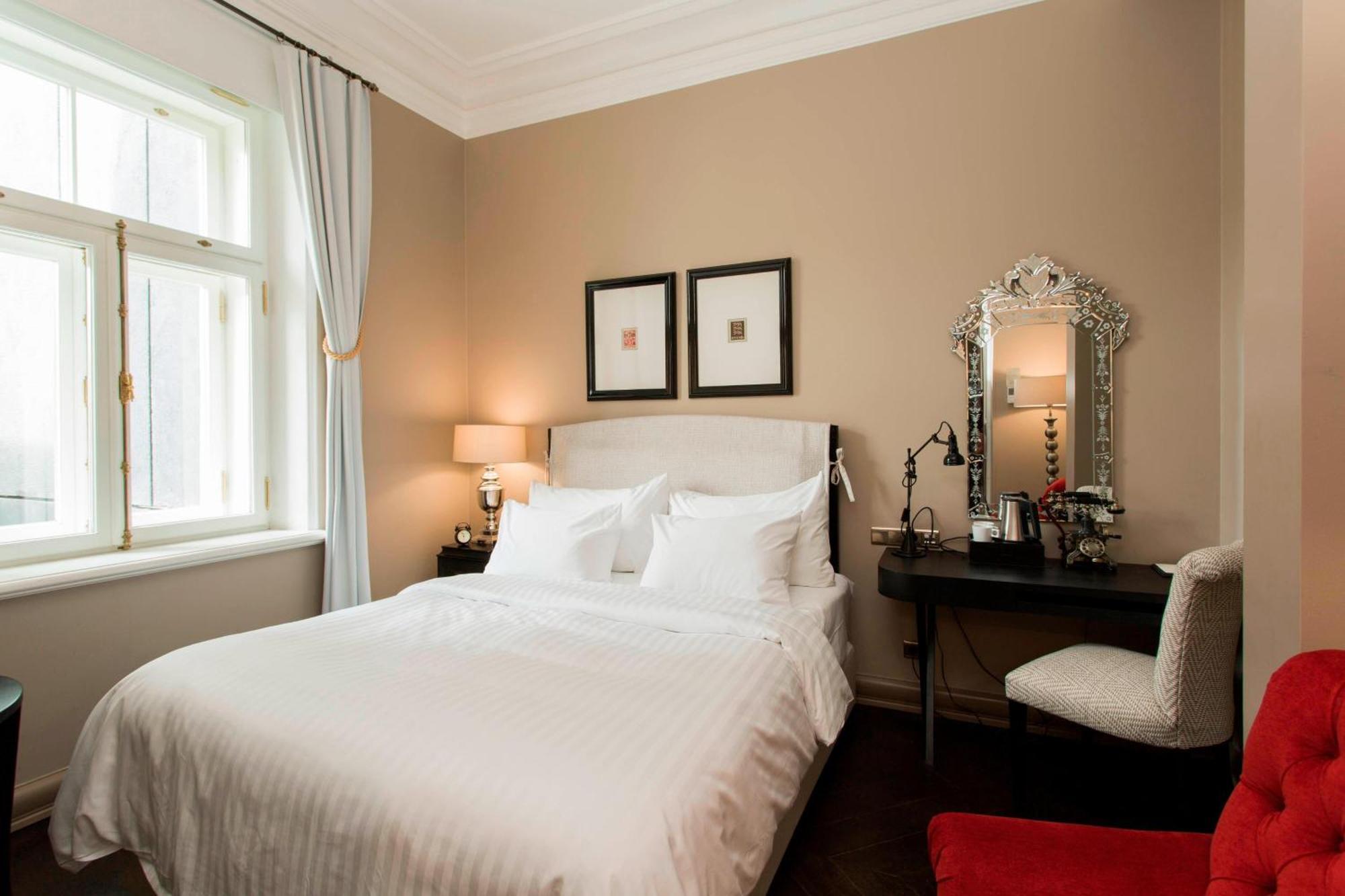 호텔 텔레그라프, 오토그래프 컬렉션 탈린 외부 사진 A bedroom at the Hotel