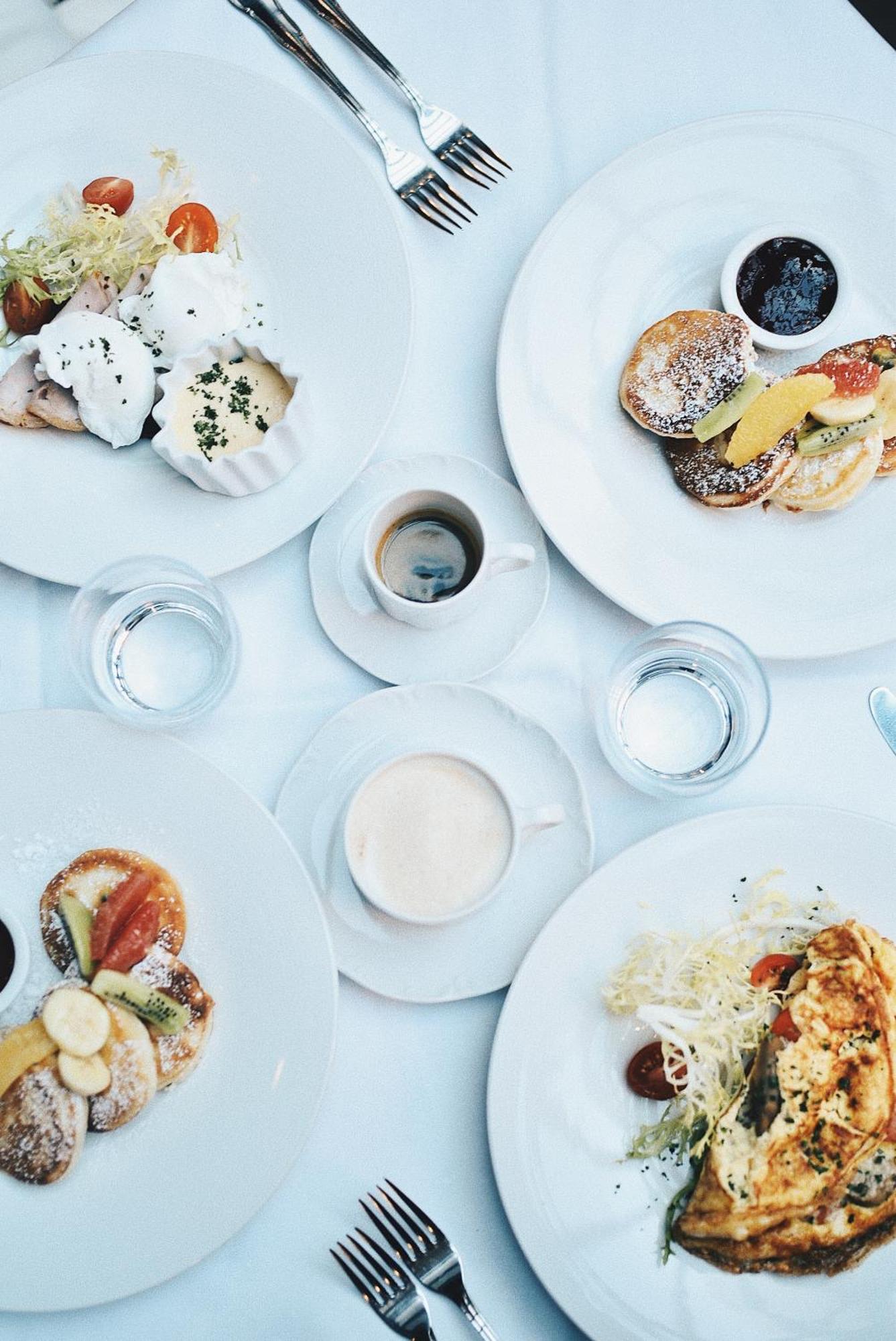 호텔 텔레그라프, 오토그래프 컬렉션 탈린 외부 사진 Breakfast at the Hotel de Ville